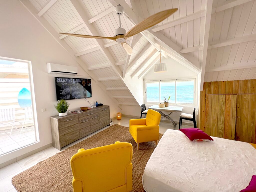 Beachfront Loft, Nettle Bay, St. Martin, SXM