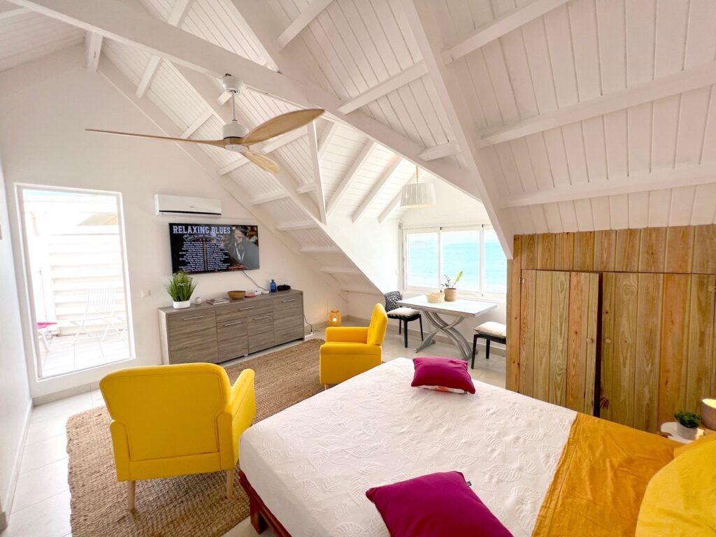Beachfront Loft, Nettle Bay, St. Martin, SXM