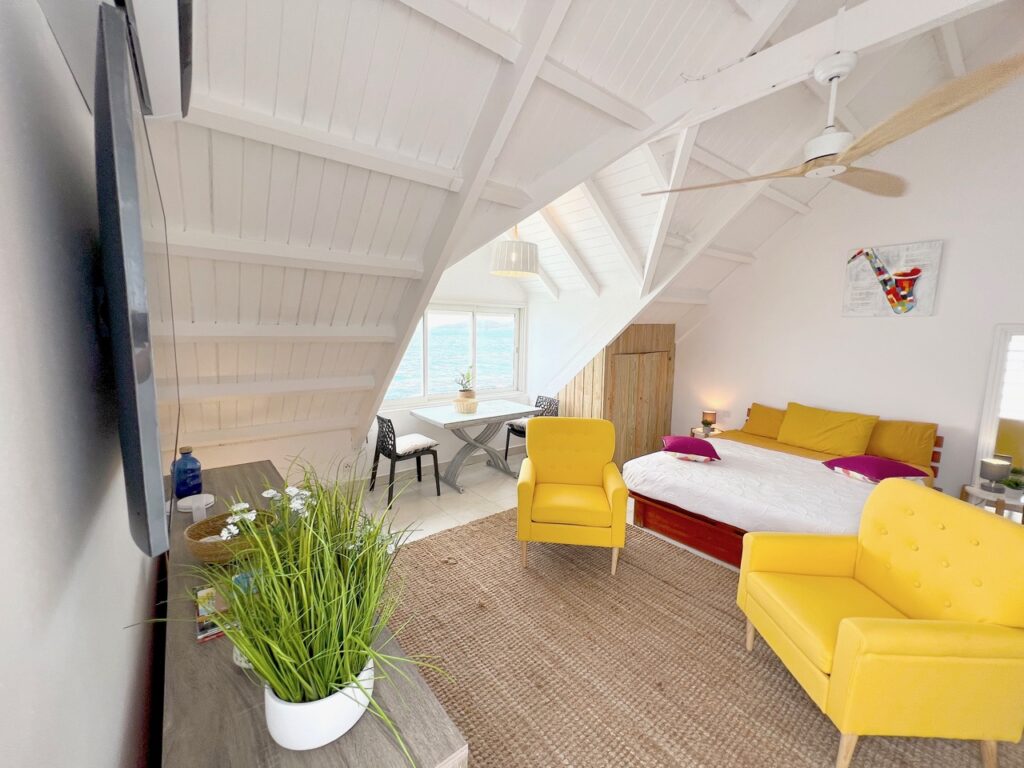 Beachfront Loft, Nettle Bay, St. Martin, SXM