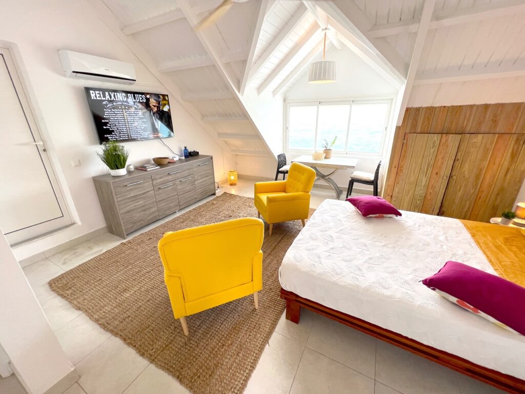 Beachfront Loft, Nettle Bay, St. Martin, SXM