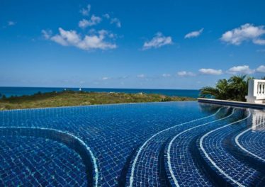Magnificent villa overlooking the beach of Plum Bay in Terres Basses Saint Martin