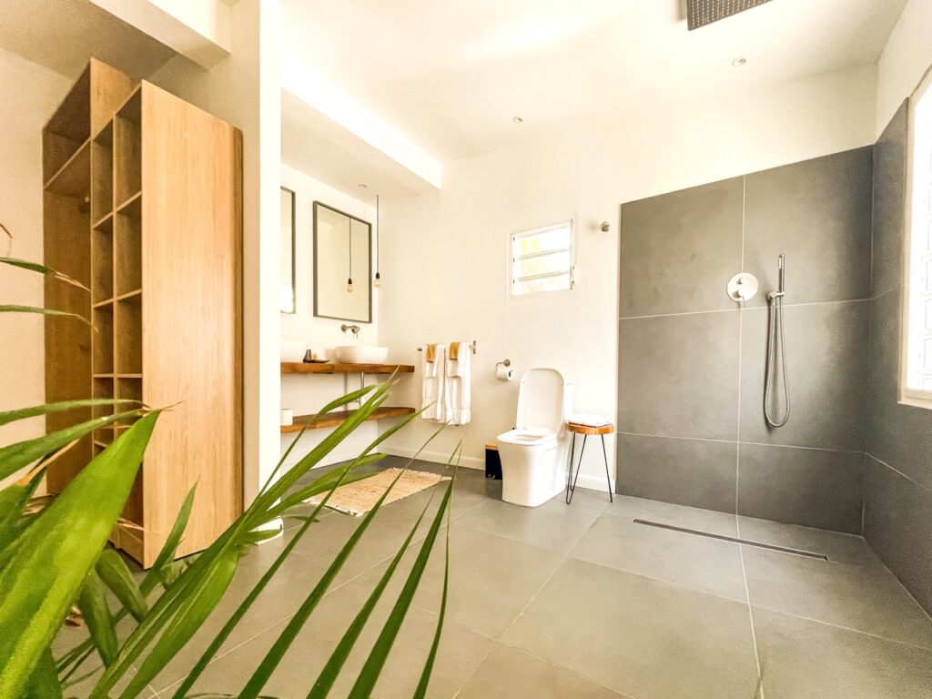 Villa Bonjour Waterfront Vacation Rental, Beacon Hill, St. Maarten, SXM