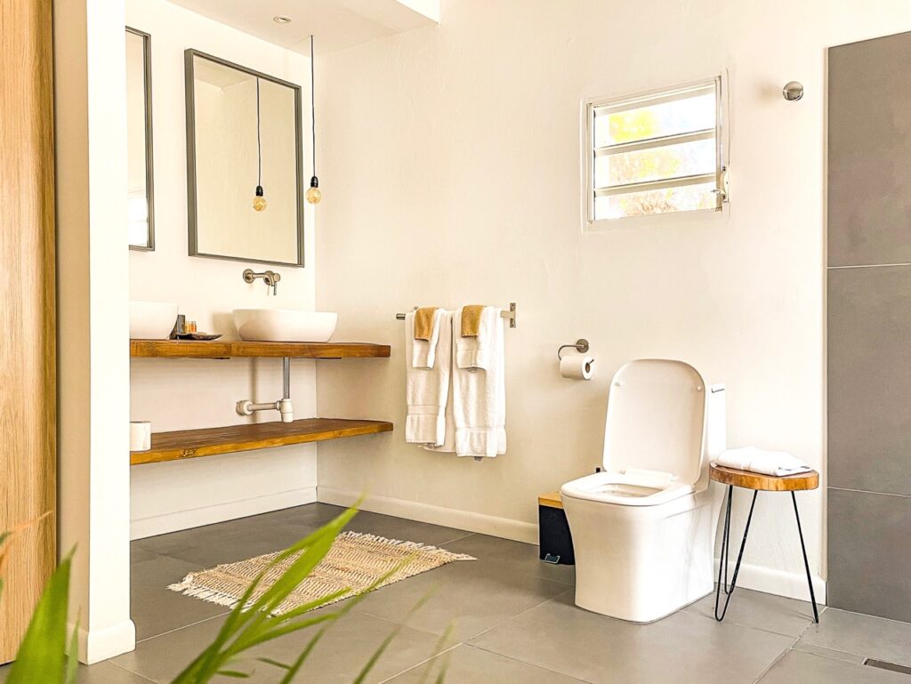 Villa Bonjour Waterfront Vacation Rental, Beacon Hill, St. Maarten, SXM