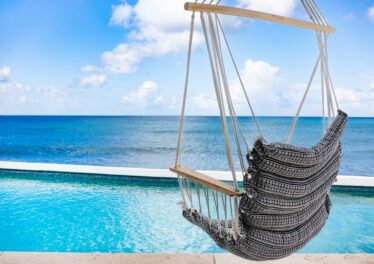 Waterfront Villa for weekly rental available by the sea