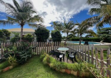 Duplex Almond grove SXM common Pool gated community