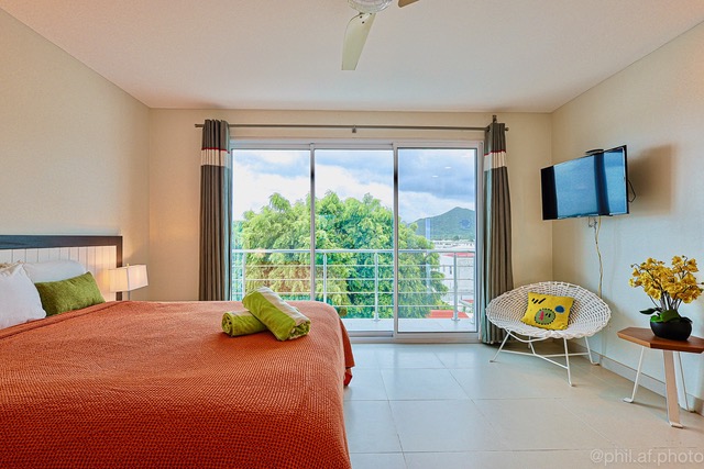 Beachfront Penthouse, 3Br, 3Bths, Deluxe Real Estate SXM