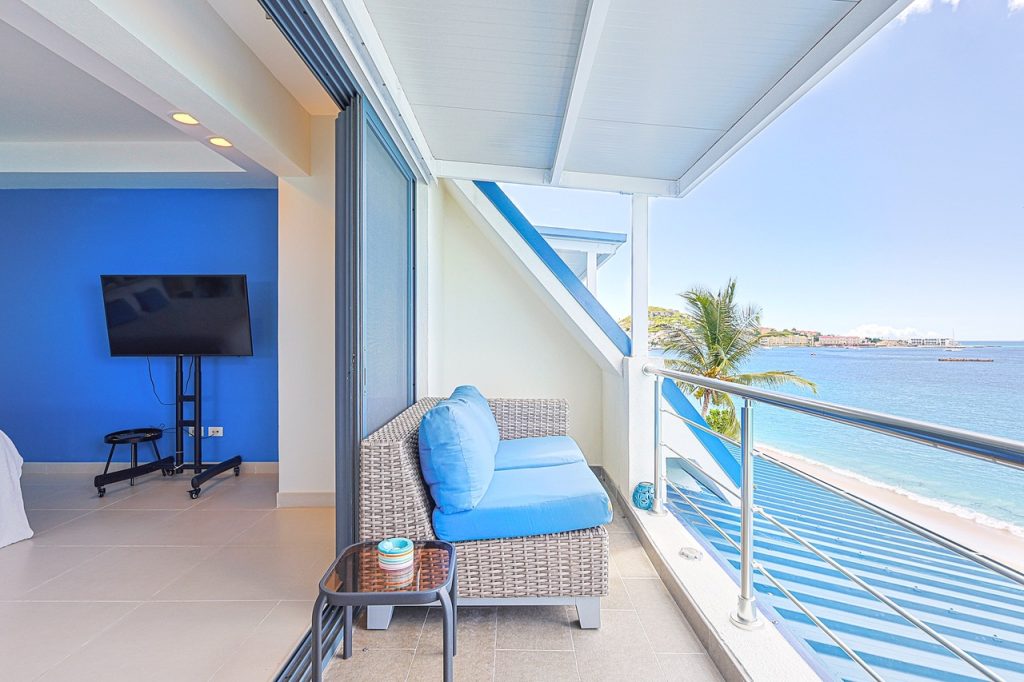 Beachfront Penthouse, 3Br, 3Bths, Deluxe Real Estate SXM