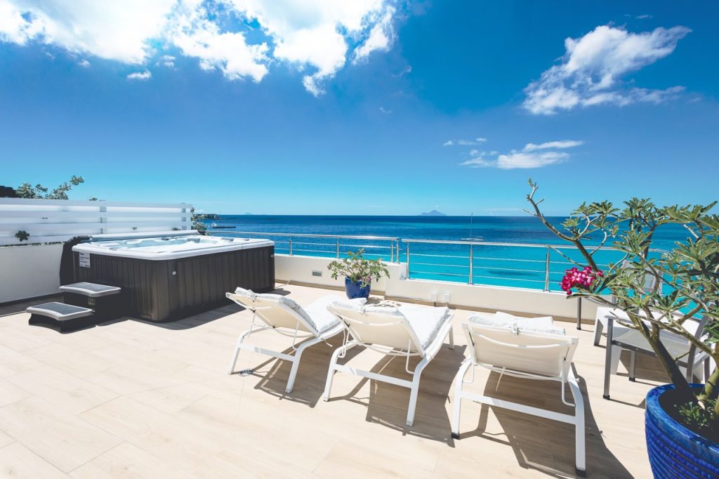 Beachfront Penthouse, 3Br, 3Bths, Deluxe Real Estate SXM