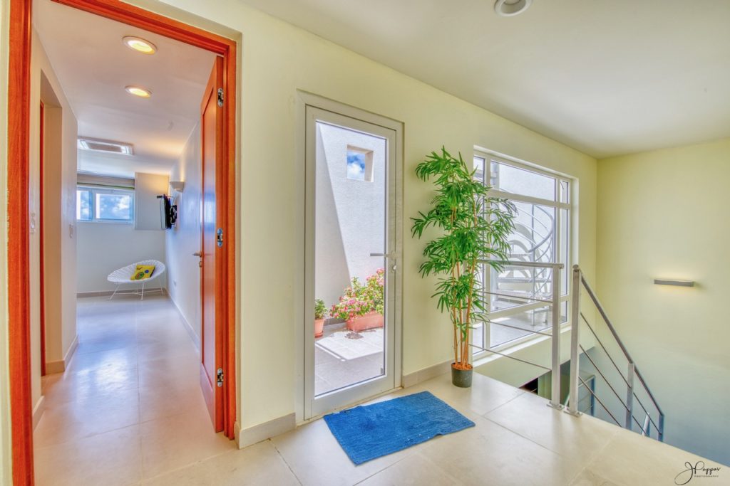 Beachfront Penthouse, 3Br, 3Bths, Deluxe Real Estate SXM