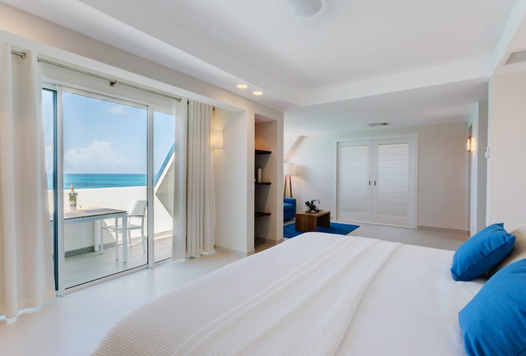 Beachfront Penthouse, 3Br, 3Bths, Deluxe Real Estate SXM