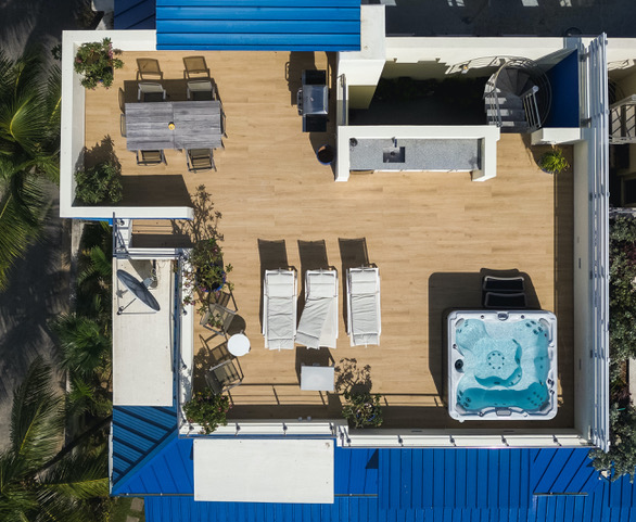 Beachfront Penthouse, 3Br, 3Bths, Deluxe Real Estate SXM