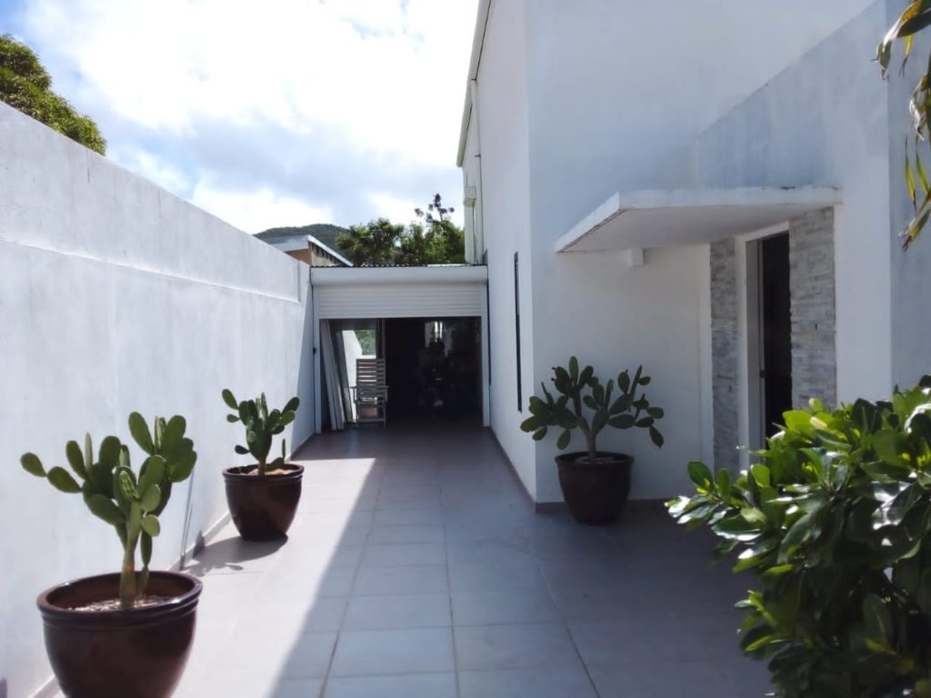 Almond Grove Villa SXM, Attractive 4Br Home, Caribbean Properties Real Estate St. Maarten SXM