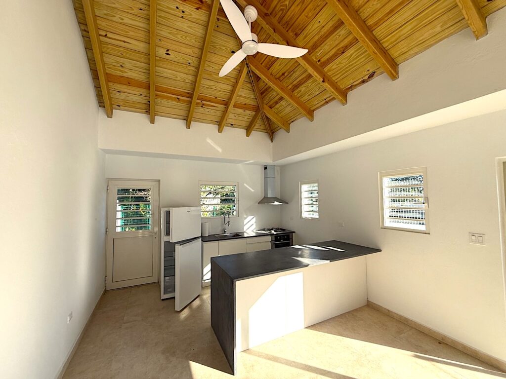 Real Estate, Almond Grove,  3 Bedroom 3 Baths Home