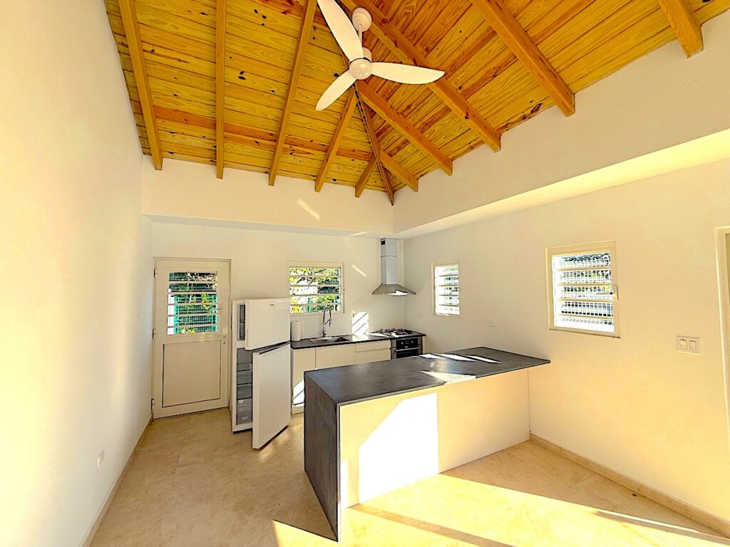Real Estate, Almond Grove,  3 Bedroom 3 Baths Home