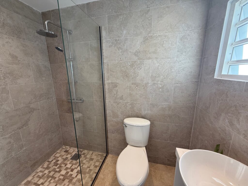 Real Estate, Almond Grove,  3 Bedroom 3 Baths Home