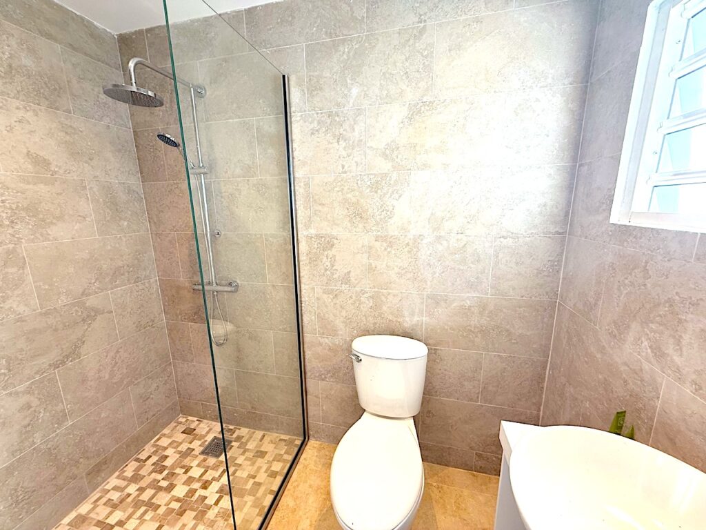 Real Estate, Almond Grove,  3 Bedroom 3 Baths Home