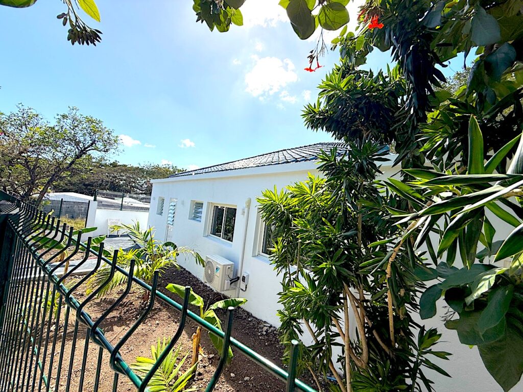 Real Estate, Almond Grove,  3 Bedroom 3 Baths Home