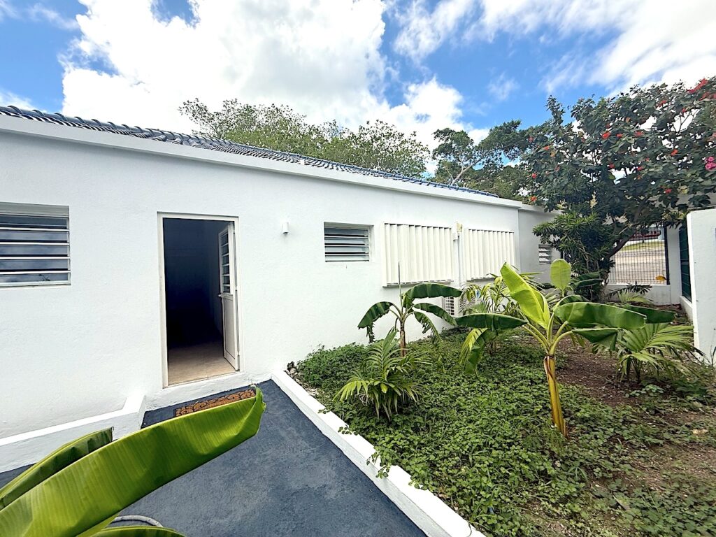 Real Estate, Almond Grove,  3 Bedroom 3 Baths Home