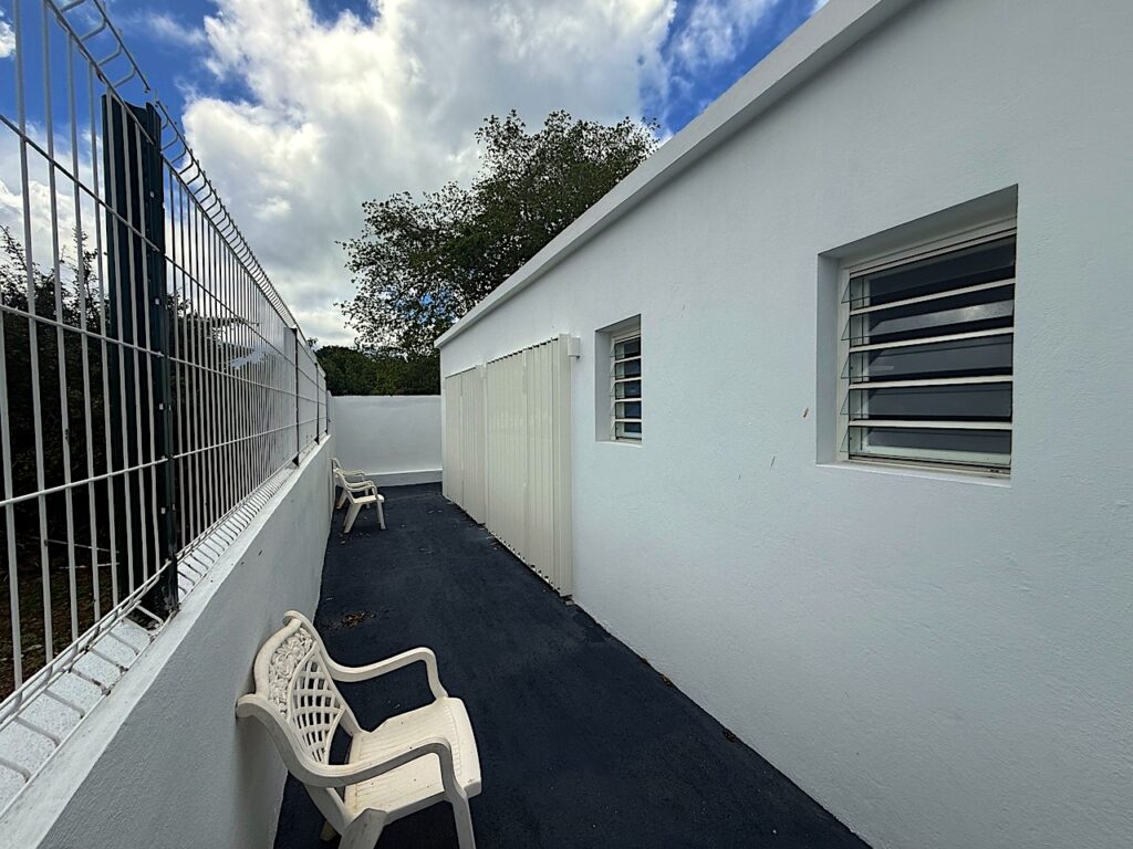 Real Estate, Almond Grove,  3 Bedroom 3 Baths Home