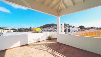 Cole Bay Apartment Building, Real Estate St. Maarten SXM