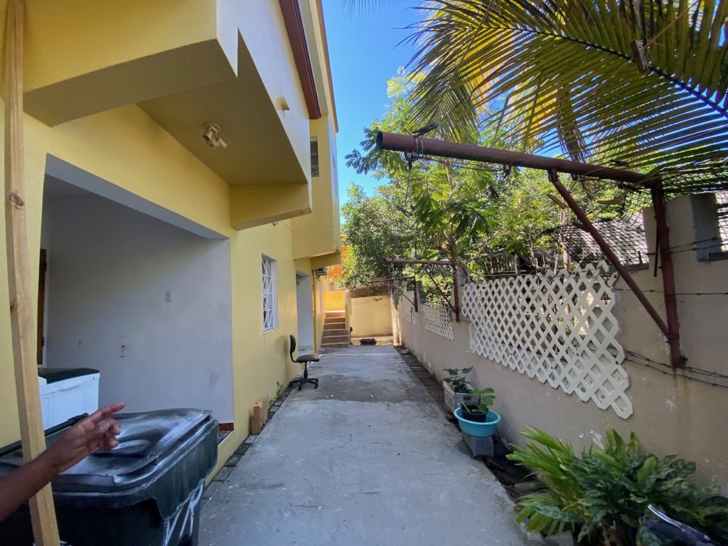 Cole Bay Apartment Building, Ideal Revenue Generator, Real Estate St. Maarten SXM