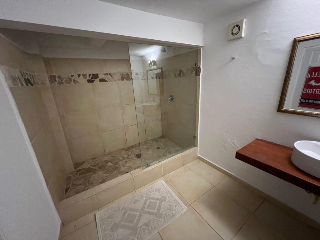 Terres Basses 2 Bedroom 2 Baths 10 minutes walk to Plum Bay Beach SXM
