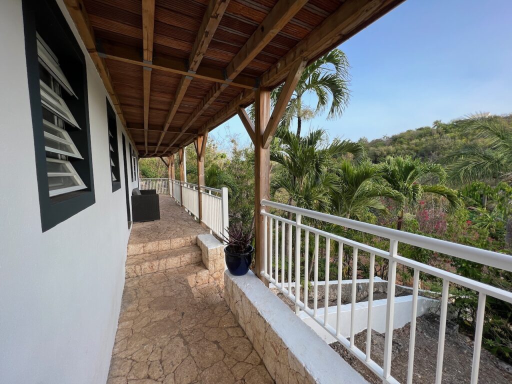 Terres Basses 2 Bedroom 2 Baths 10 minutes walk to Plum Bay Beach SXM