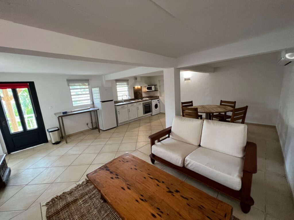 Terres Basses 2 Bedroom 2 Baths 10 minutes walk to Plum Bay Beach SXM