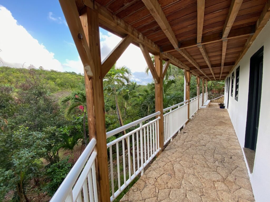 Terres Basses 2 Bedroom 2 Baths 10 minutes walk to Plum Bay Beach SXM