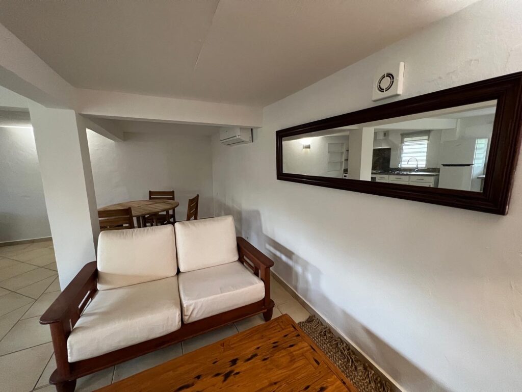 Terres Basses 2 Bedroom 2 Baths 10 minutes walk to Plum Bay Beach SXM