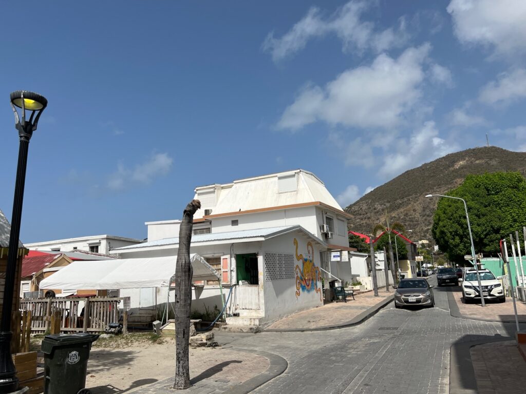 364M2 Land in Philipsburg, situated on Backstreet, Real Estate St. Maarten