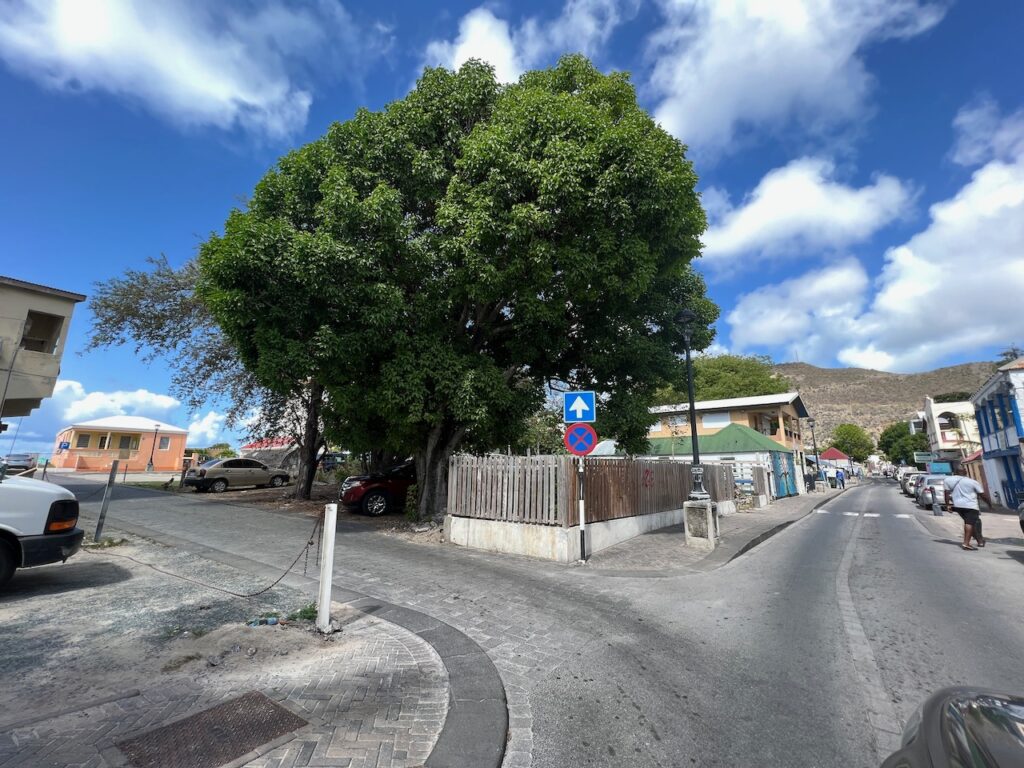 364M2 Land in Philipsburg, situated on Backstreet, Real Estate St. Maarten
