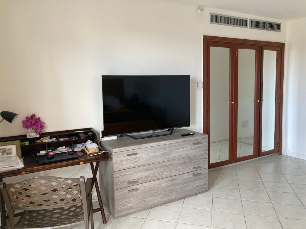 2 Bedroom Condo Sapphire Beach Club, Cupecoy, Caribbean Properties St. Maarten SXM
