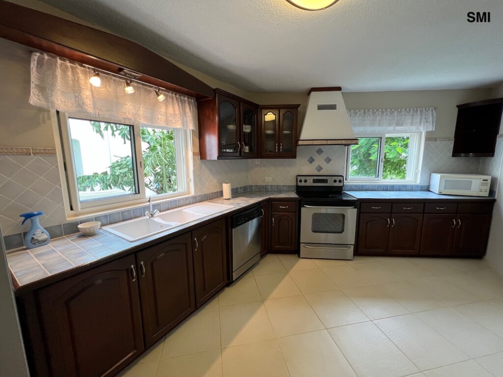 Palm Beach Beachfront Condo, Simpson Bay Beach, Caribbean Properties St. Maarten
