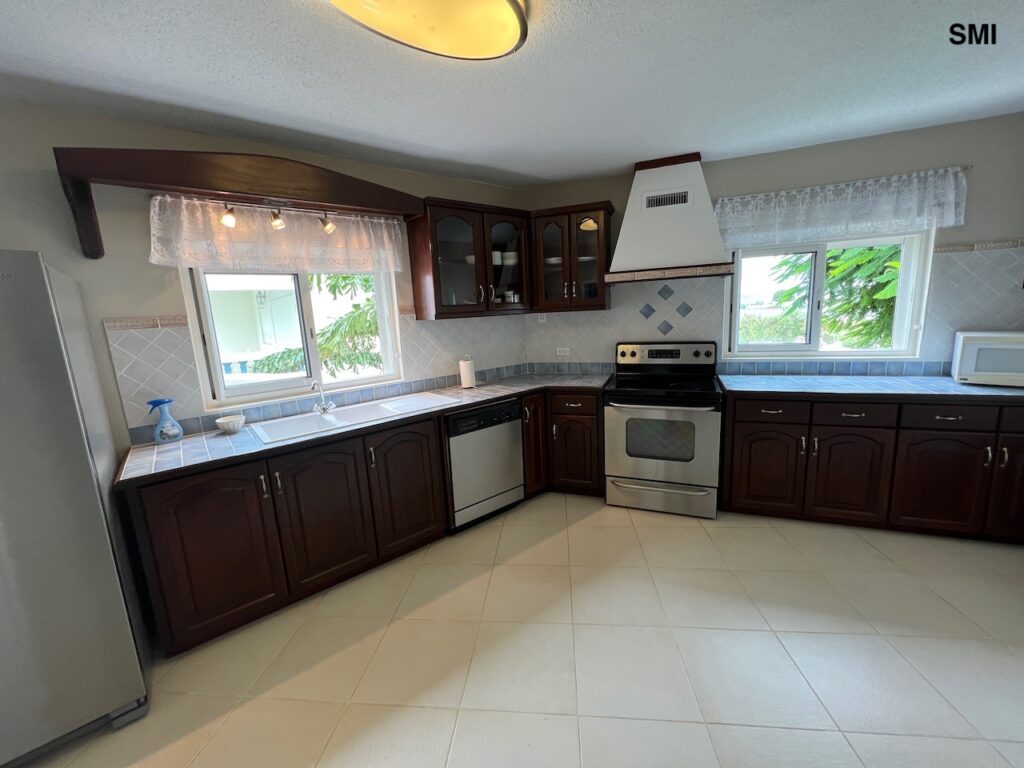 Palm Beach Beachfront Condo, Simpson Bay Beach, Caribbean Properties St. Maarten