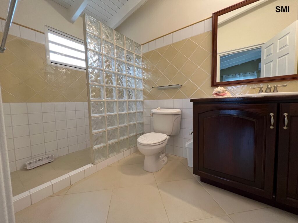 Palm Beach Beachfront Condo, Simpson Bay Beach, Caribbean Properties St. Maarten