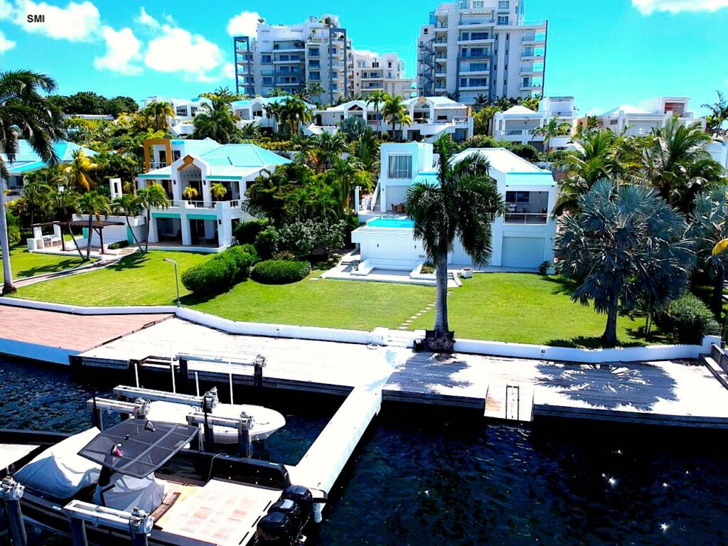 Waterfront Luxury Villa 5Br, 2 boat lifts, Caribbean Properties, Real Estate, Sint Maarten SXM