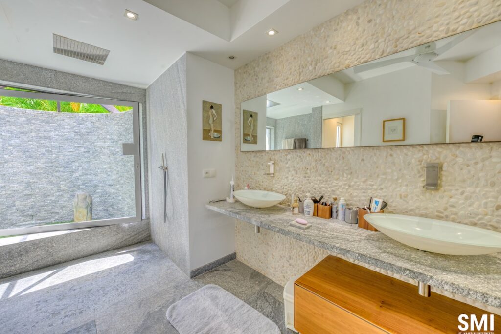 Waterfront Luxury Villa 5Br, 2 boat lifts, Caribbean Properties, Real Estate, Sint Maarten SXM