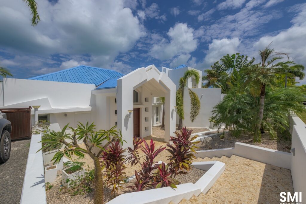 Waterfront Luxury Villa 5Br, 2 boat lifts, Caribbean Properties, Real Estate, Sint Maarten SXM