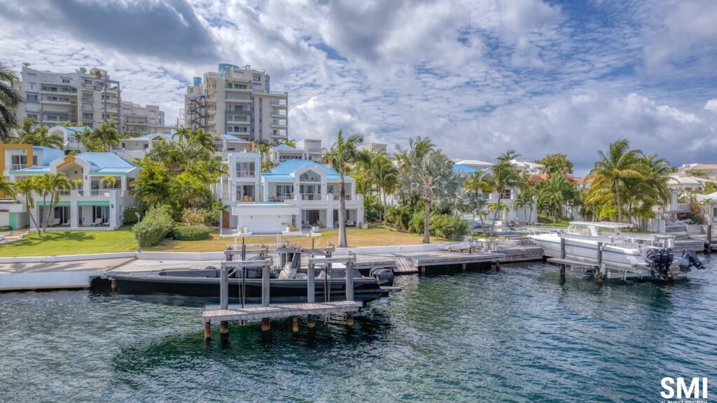 Waterfront Luxury Villa 5Br, 2 boat lifts, Caribbean Properties, Real Estate, Sint Maarten SXM