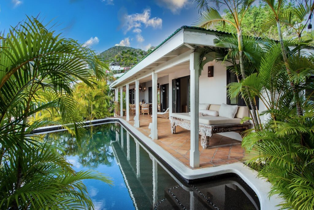 Almond Grove Estate, 3Br and 3 Baths, Infinity Pool, breathtaking views, St. Maarten SXM