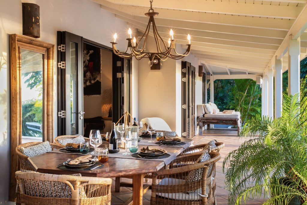 Almond Grove Estate, 3Br and 3 Baths, Infinity Pool, breathtaking views, St. Maarten SXM