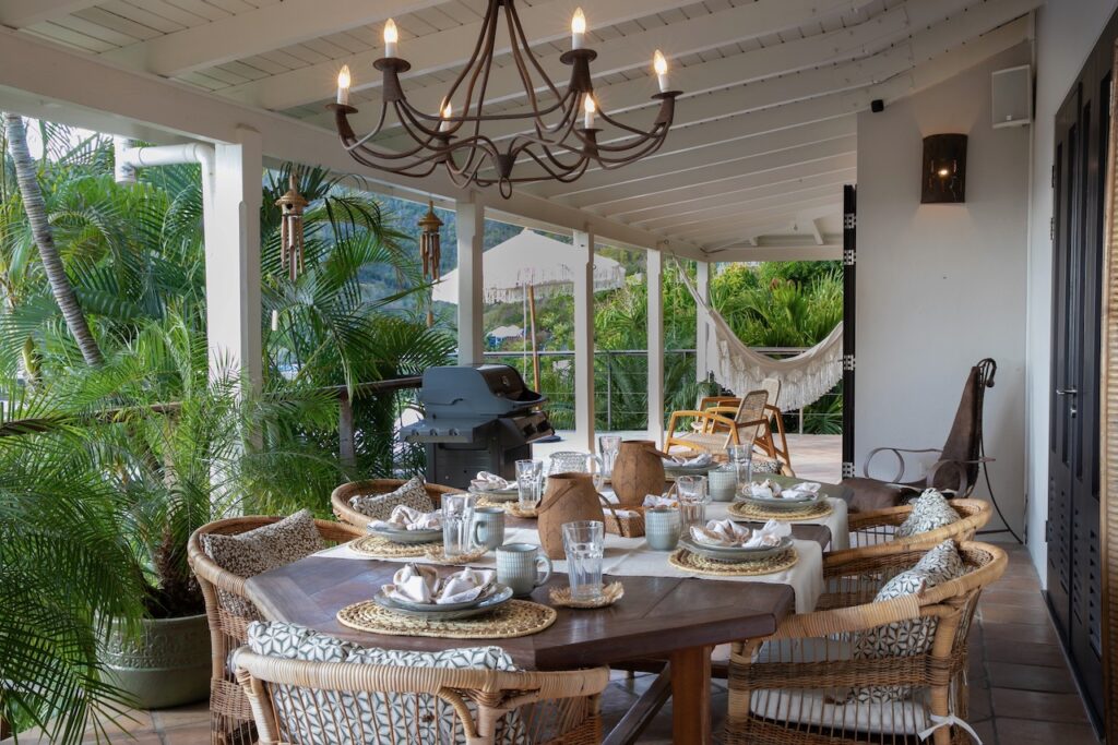 Almond Grove Estate, 3Br and 3 Baths, Infinity Pool, breathtaking views, St. Maarten SXM