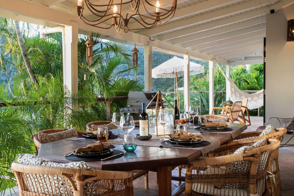 Almond Grove Estate, 3Br and 3 Baths, Infinity Pool, breathtaking views, St. Maarten SXM