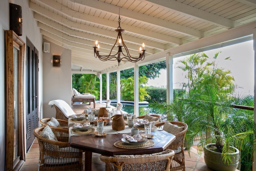 Almond Grove Estate, 3Br and 3 Baths, Infinity Pool, breathtaking views, St. Maarten SXM