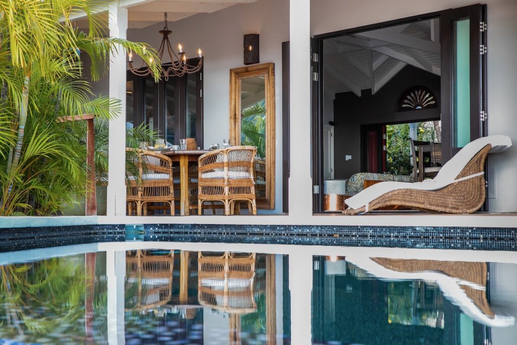 Almond Grove Estate, 3Br and 3 Baths, Infinity Pool, breathtaking views, St. Maarten SXM