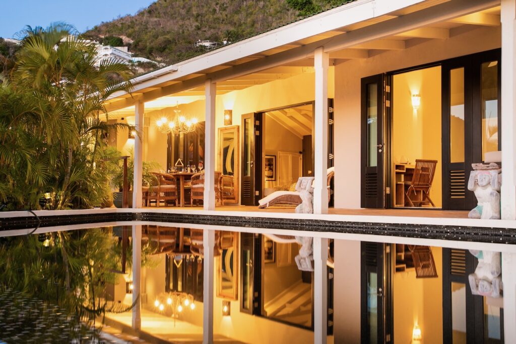 Almond Grove Estate, 3Br and 3 Baths, Infinity Pool, breathtaking views, St. Maarten SXM