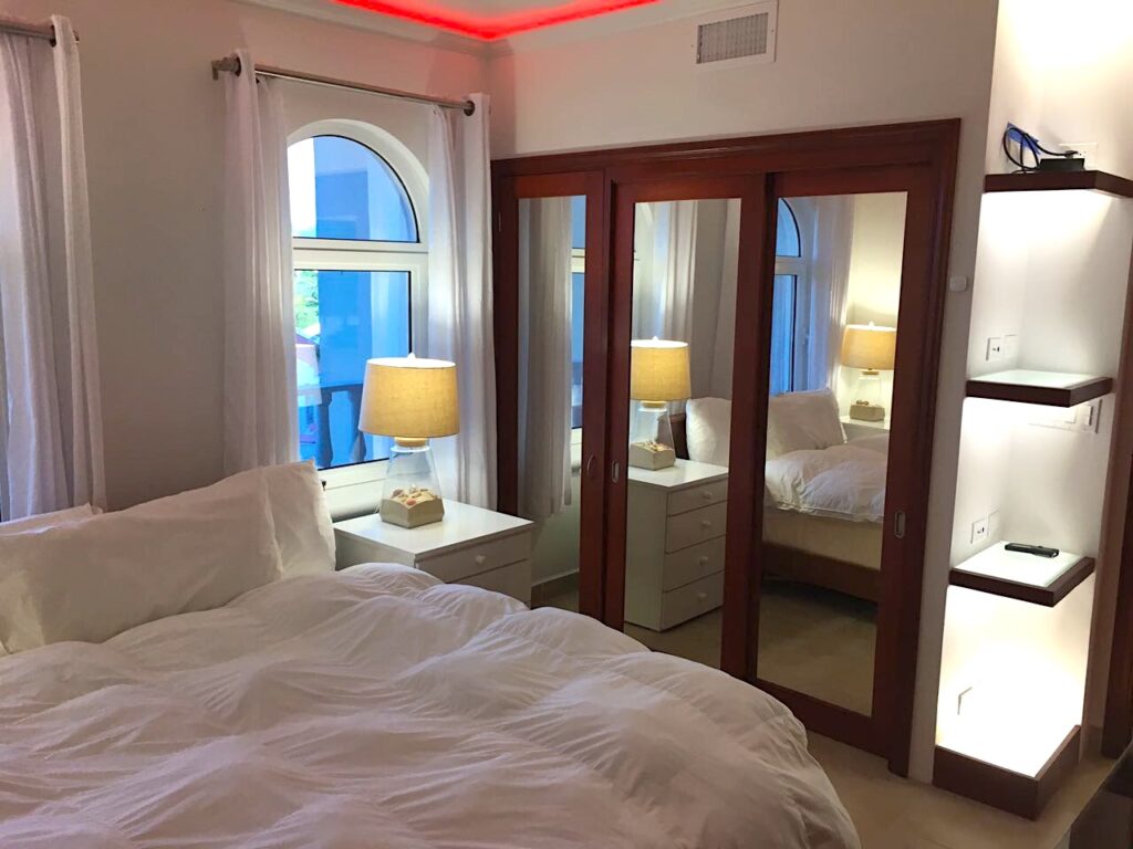 Condo Rainbow Beach Club, Beachfront Property, Cupecoy, Real Estate St. Maarten