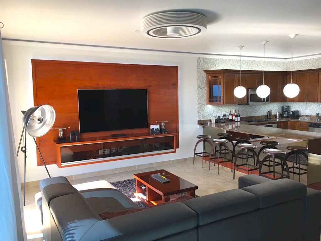 Condo Rainbow Beach Club, Beachfront Property, Cupecoy, Real Estate St. Maarten