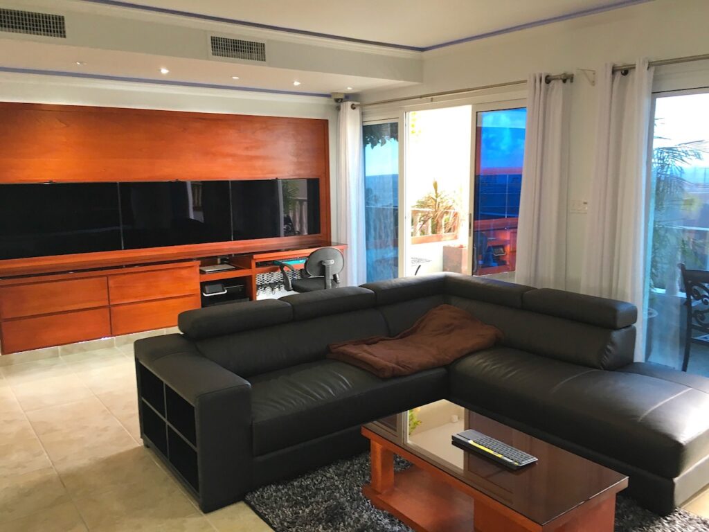 Condo Rainbow Beach Club, Beachfront Property, Cupecoy, Real Estate St. Maarten